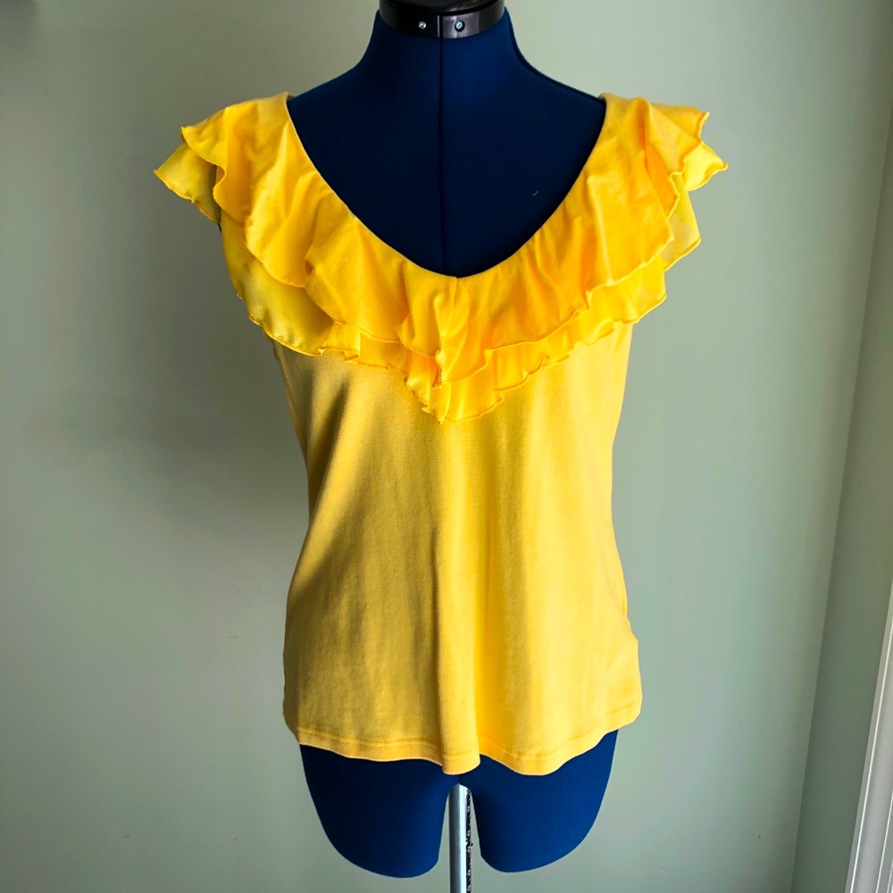 Yellow T-shirt with ruffle neckline
